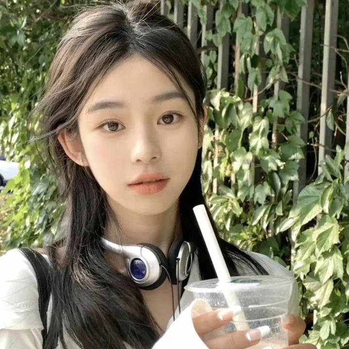 黑白李封面